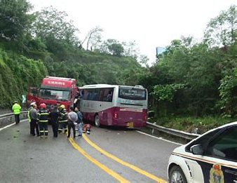 彎道會車智能預(yù)警系統(tǒng)